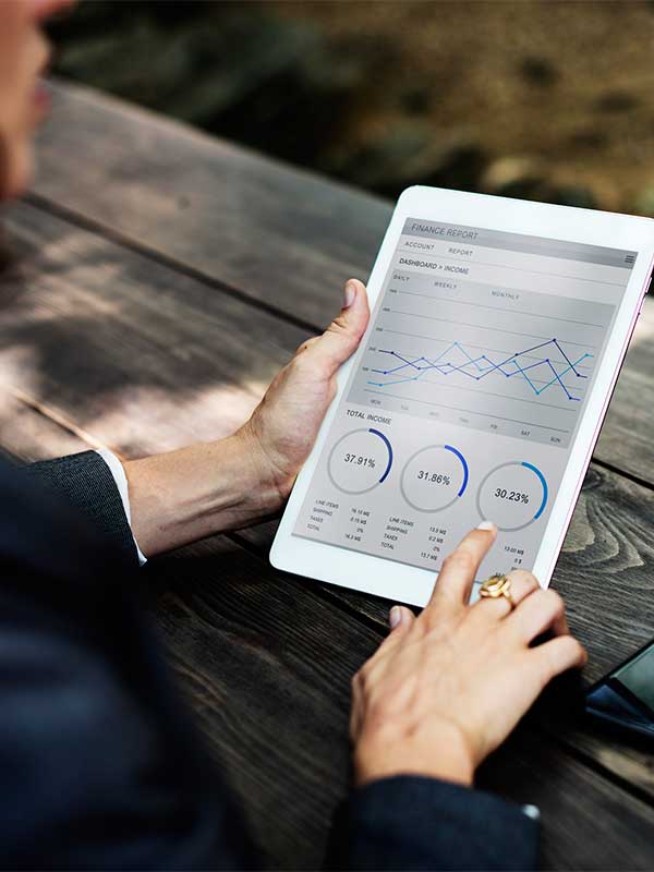 Panel de análisis de datos en una tableta